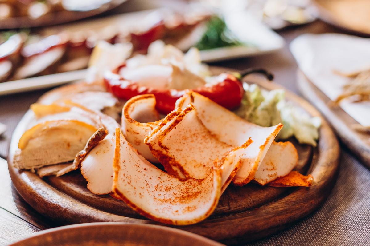 Jak solić smalec po ukraińsku w słoiku: będziesz mógł go jeść ustami